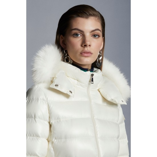 Få den nyeste mode 2022 Moncler Badyfur Collar Kort Dame Dunfrakke hvid Salg online